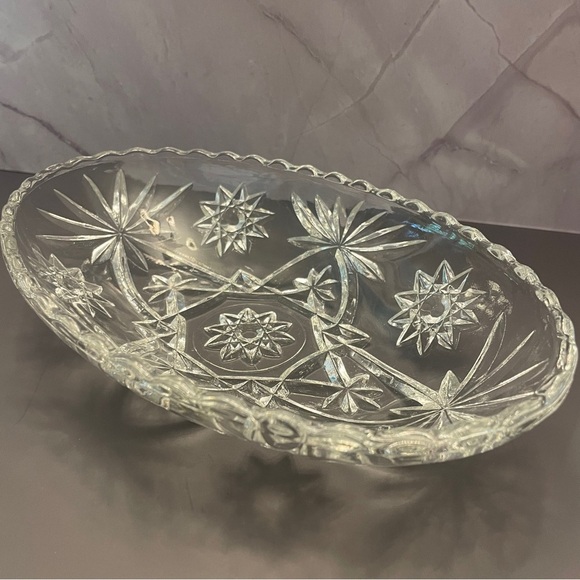 Vintage Anchor Hocking Oval Serving Bowl Early American Prescut Glass Starburst - Picture 1 of 7